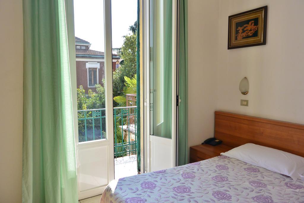 Hotel Oriente Milan Exterior photo